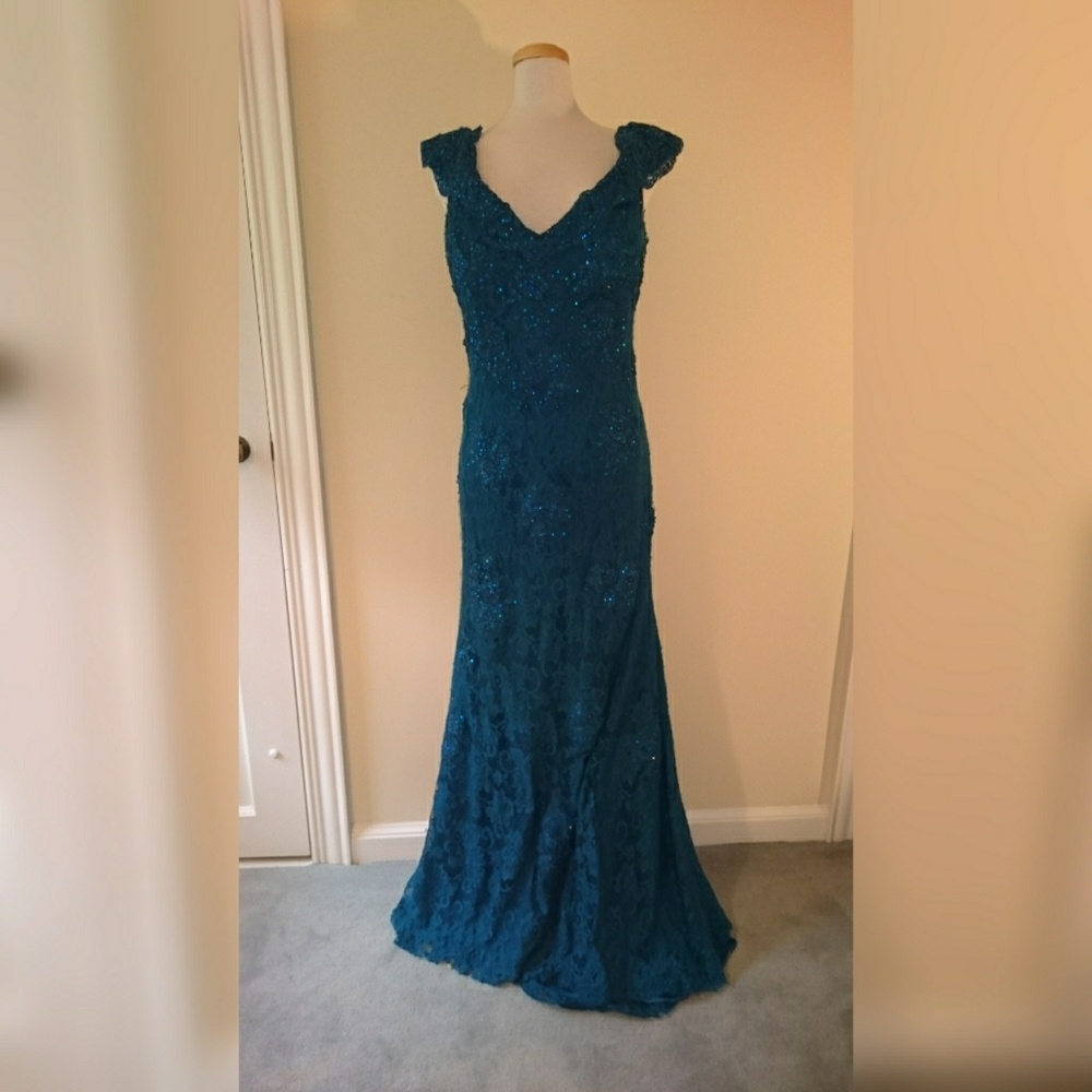 Plus size ball gown "Pacific"